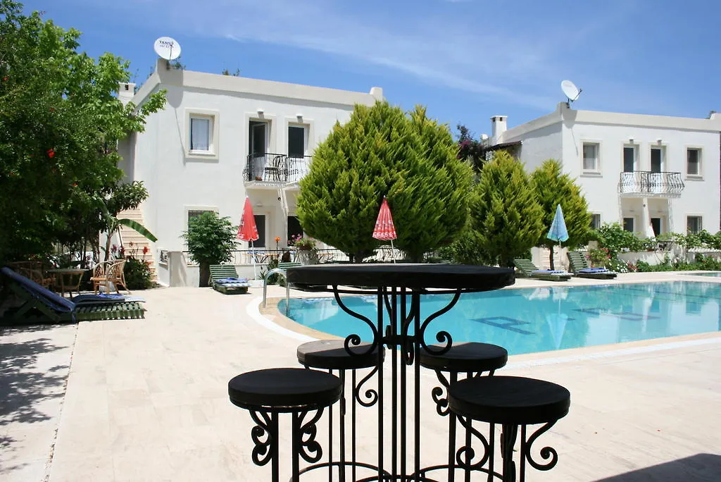 Paradise Garden Gumusluk Evleri Aparthotel