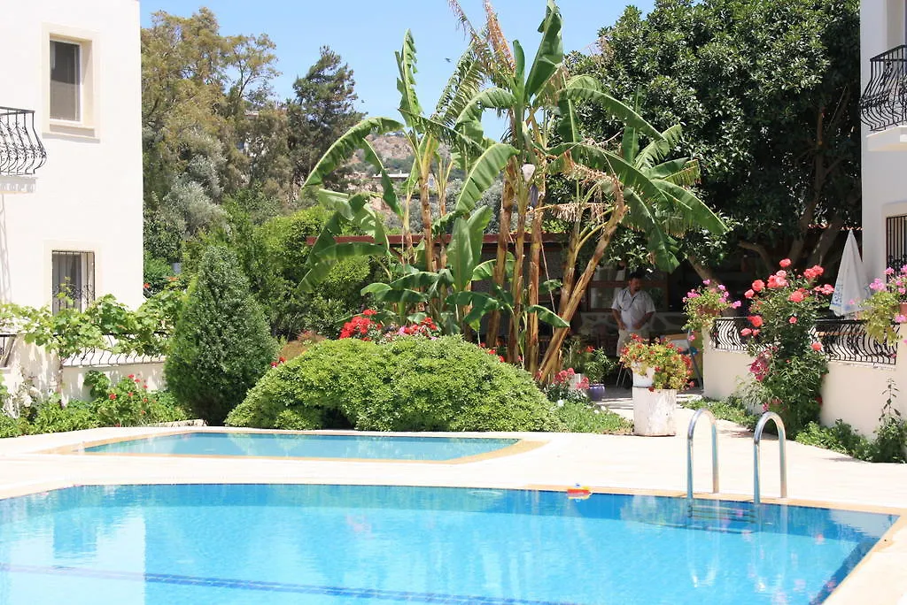 Paradise Garden Gumusluk Evleri Aparthotel