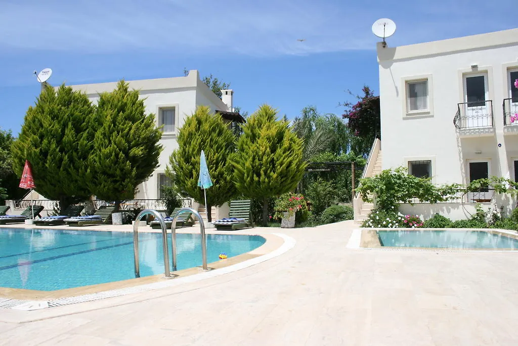 Paradise Garden Gumusluk Evleri Aparthotel