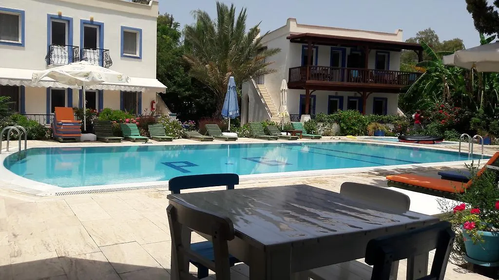 Paradise Garden Gumusluk Evleri Aparthotel