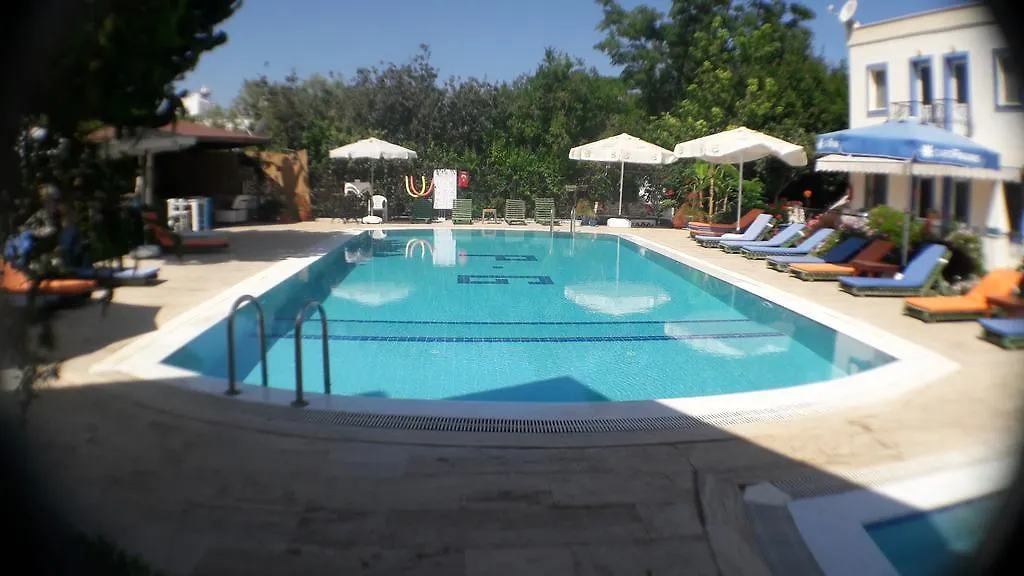Paradise Garden Gumusluk Evleri Aparthotel